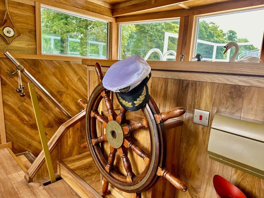 יורק Unique Houseboat Experience I Central City Break מראה חיצוני תמונה